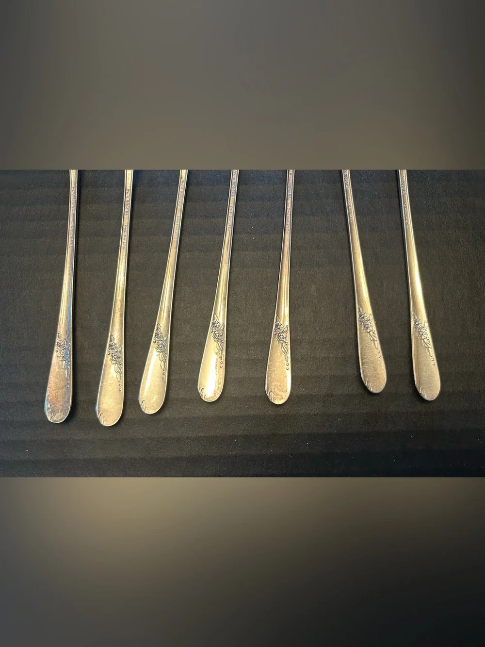 Set Of 7 Oneida Wm A Rogers Stainless Cocktail Forks Oysters Floral Pattern